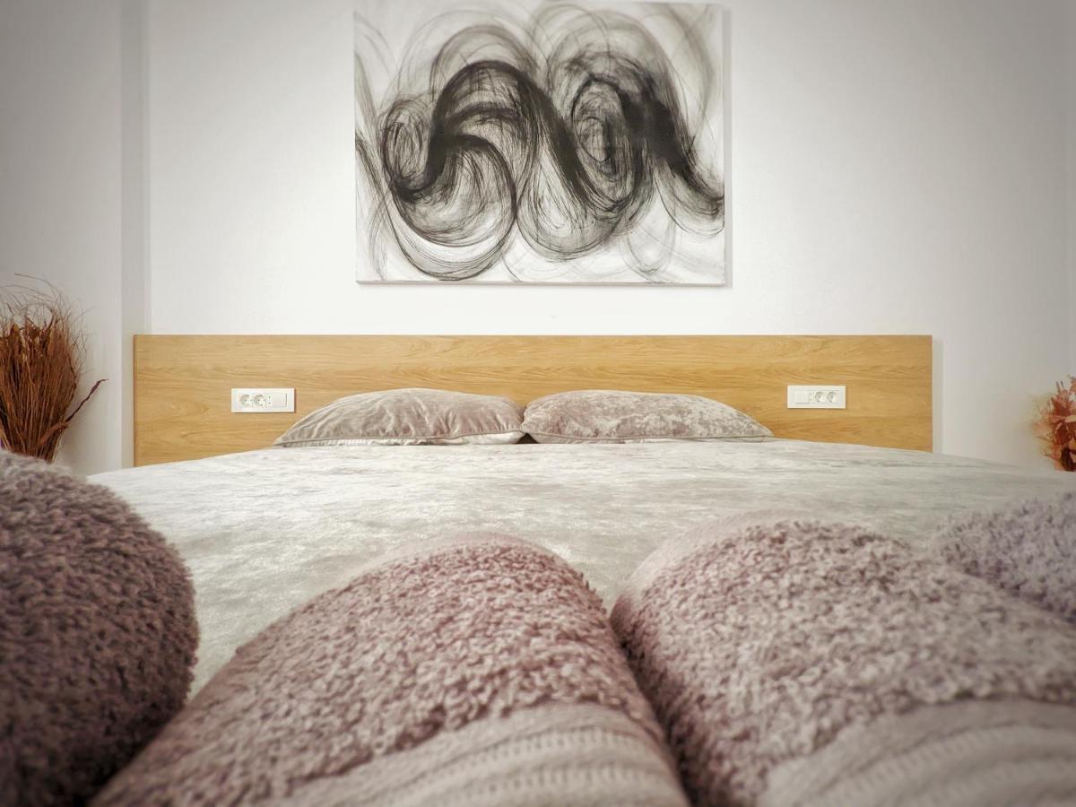 Cluj Airport Apartment Eksteriør bilde