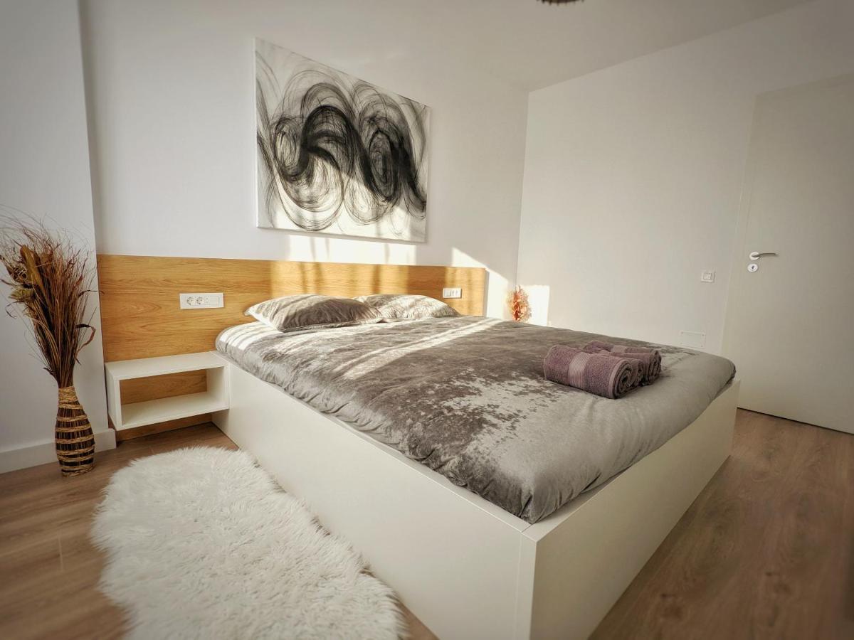 Cluj Airport Apartment Eksteriør bilde